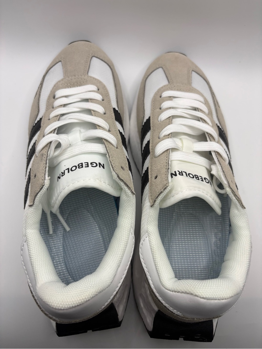 Adidas Men’s Size 7 Beige White Black Sneakers Like New - Picture 5 of 16